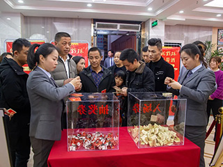 聚力·揚帆——雙龍戲珠酒業(yè)25周年廠(chǎng)慶答謝宴火爆來(lái)襲！