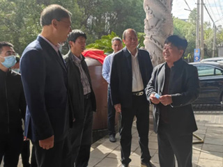 福建省政協(xié)副主席、黨組副書(shū)記張兆民視察調研雙龍戲珠酒業(yè)