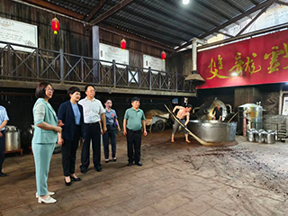 省婦聯(lián)、省稅務(wù)局一行蒞臨福建雙龍戲珠酒業(yè)有限公司調研指導